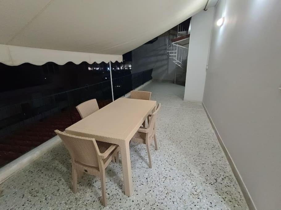 Athens Sky Suites 1 Piraeus Luaran gambar