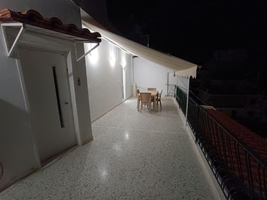 Athens Sky Suites 1 Piraeus Luaran gambar